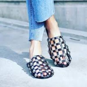 Cape Robbin/Ascot + Hart Harley Slide 🖤